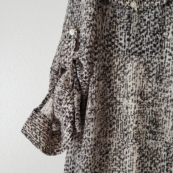 DKNYC Patterned Button Down Blouse with Built-In Cami - Picture 4 of 14